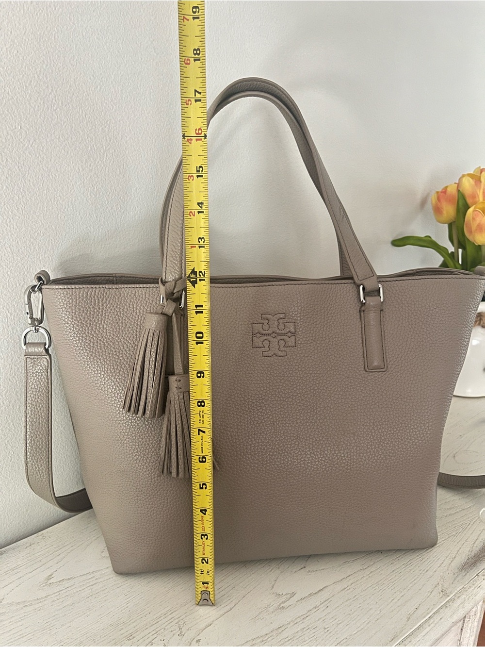 Tory Burch Thea Tote Pebble Leather Hobo Bag Taupe French Grey Tan Large - Picture 13 of 16